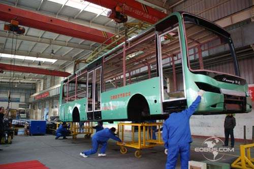 Q345B厚壁方管應(yīng)用于汽車(chē)制